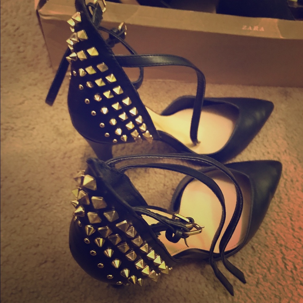 Forever 21 Gold Studded Strappy Heel!