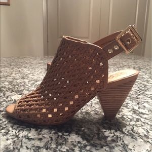 Vince Camuto leather sandal, size 6.5 US