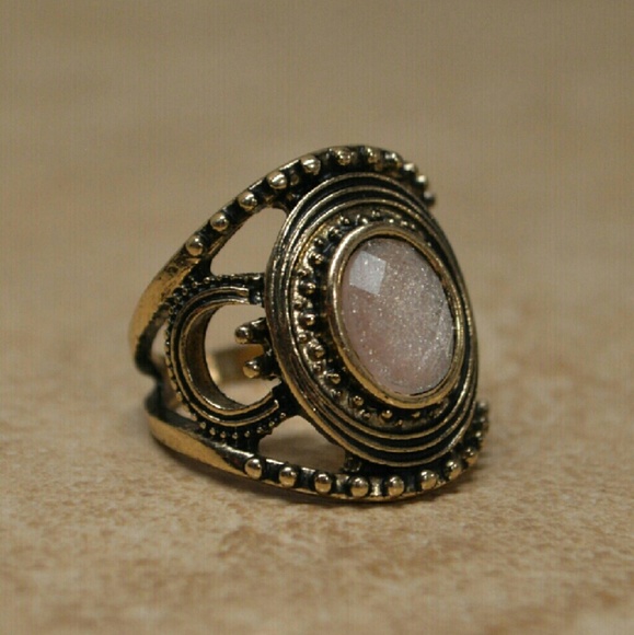 Jewelry - Last One! Gorgeous Ornate Gold Statement Ring