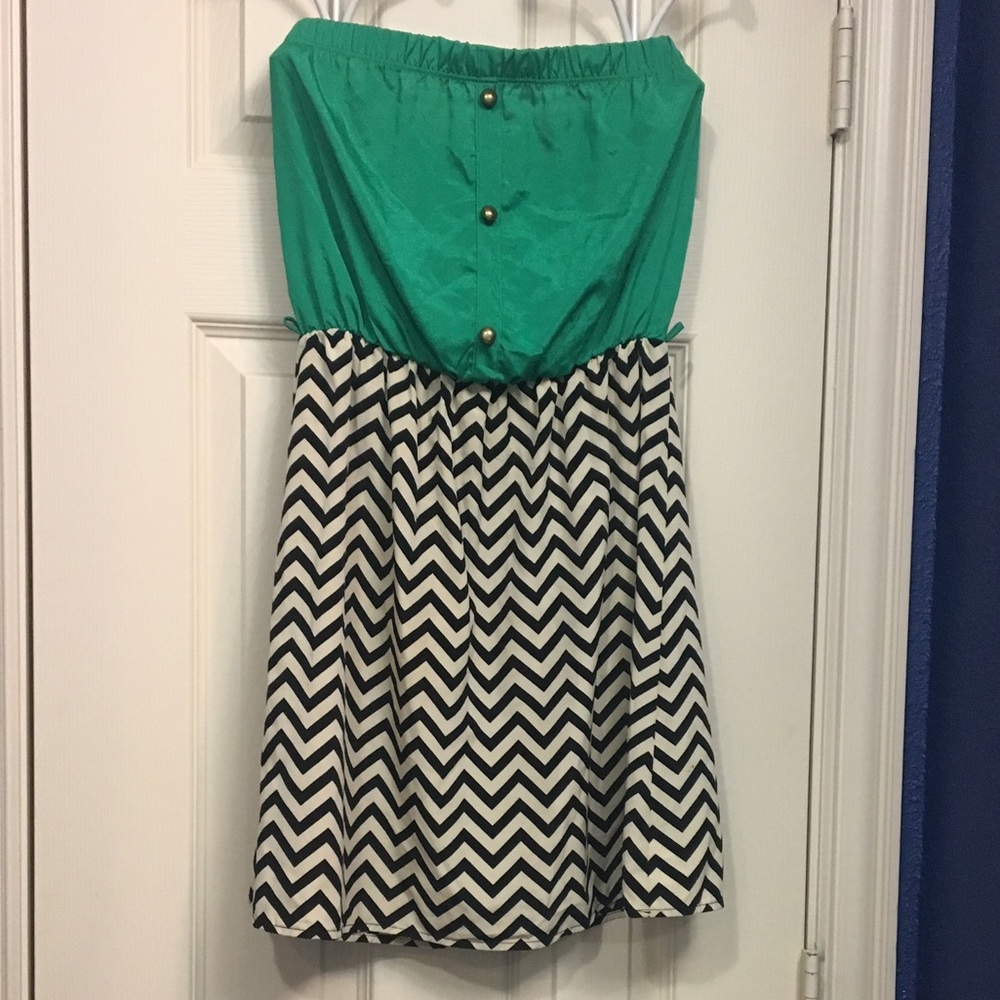 Strapless dress size small super cute!
