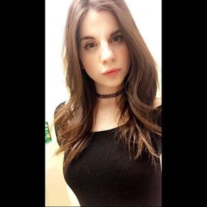 Meet your Posher, Caitlin