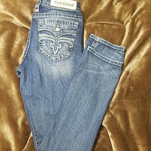 Rock revival alivia 32× 33