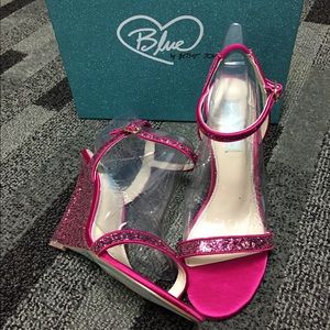 NWB Blue by Betsey Johnson Women's SB-Darci Wedges