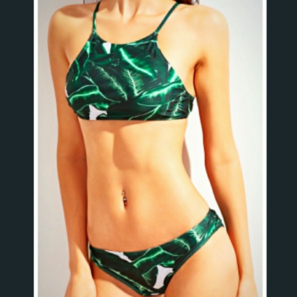 Boutique Other - TROPICAL PALM LEAF PRINT CROSS BACK BIKINI SET