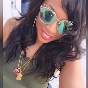 Meet your Posher, Chanel