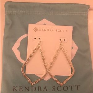 Kendra Scott Sophia Drop Earring in Gold
