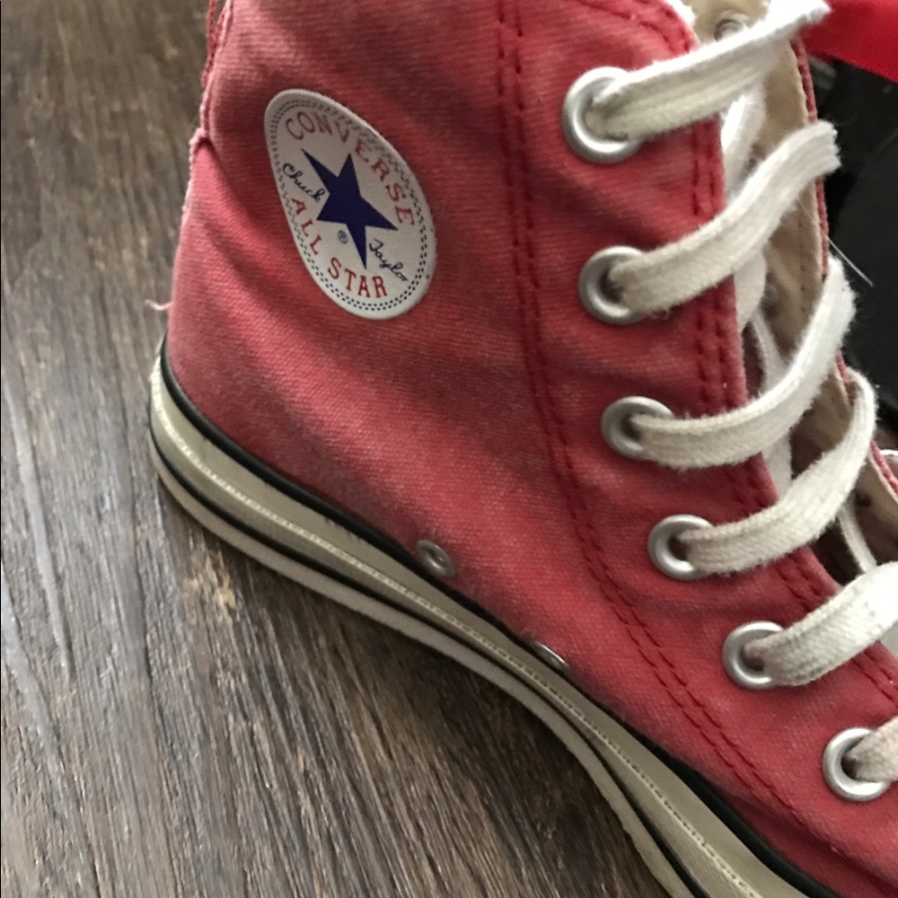 Pink converse