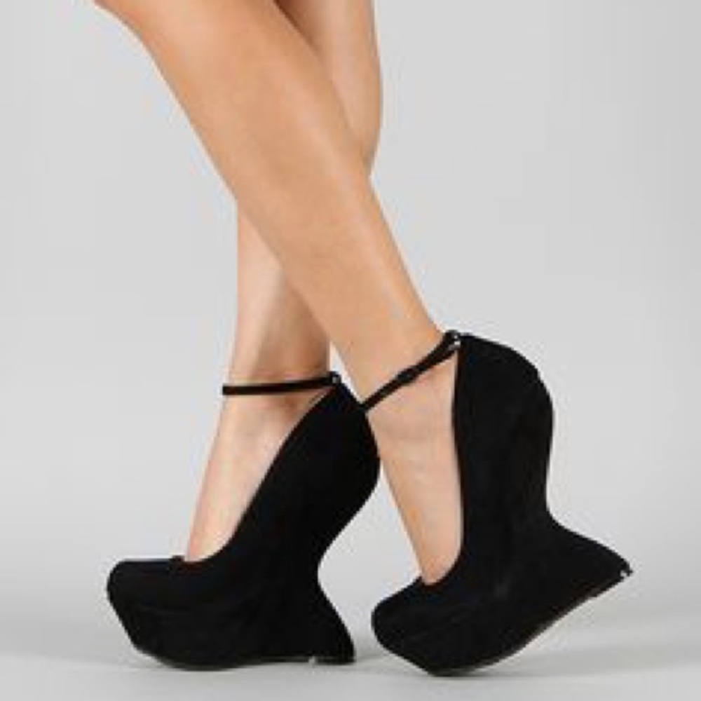 Dollhouse "Confession" Ankle Strap Wedge 10