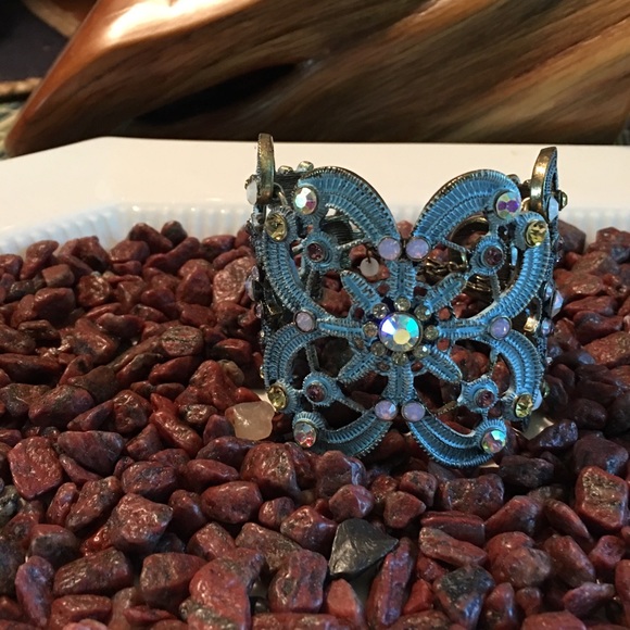 🦋SALE🔥 Betsey Johnson Metal Cuff Bracelet - Picture 3 of 4