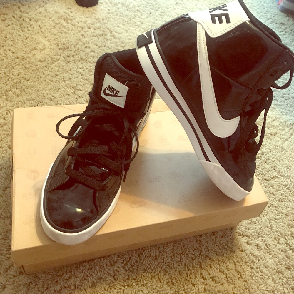 Nike women's sweet classic high