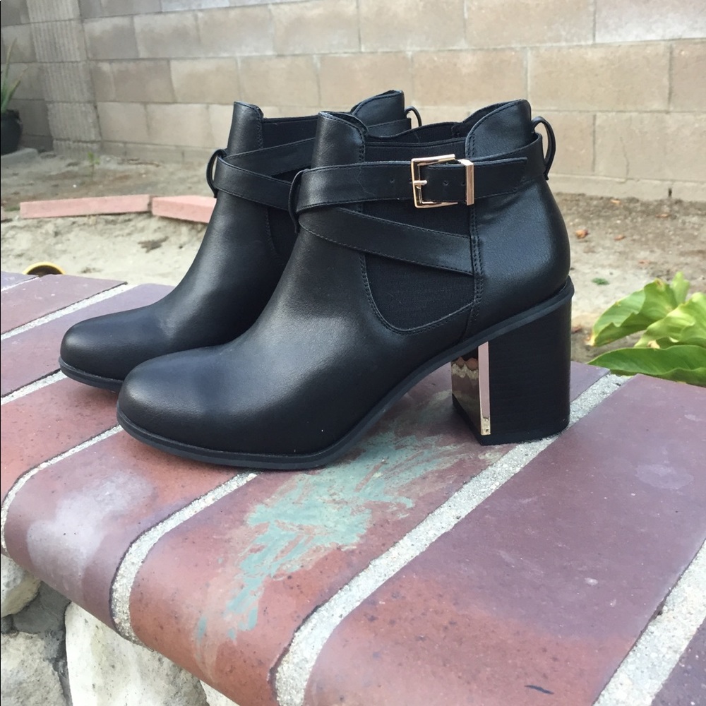 Cute cute F21 Booties with Metal Detail