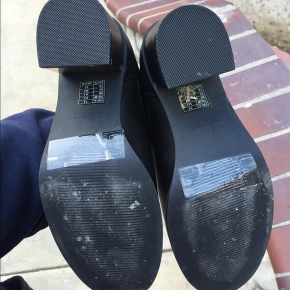 Cute cute F21 Booties with Metal Detail - Picture 3 of 6