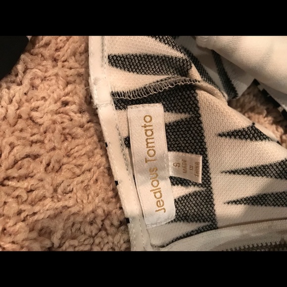 Aztec crop top - Picture 3 of 3