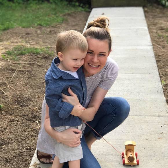 Meet your Posher, Jennifer - Picture 2 of 2