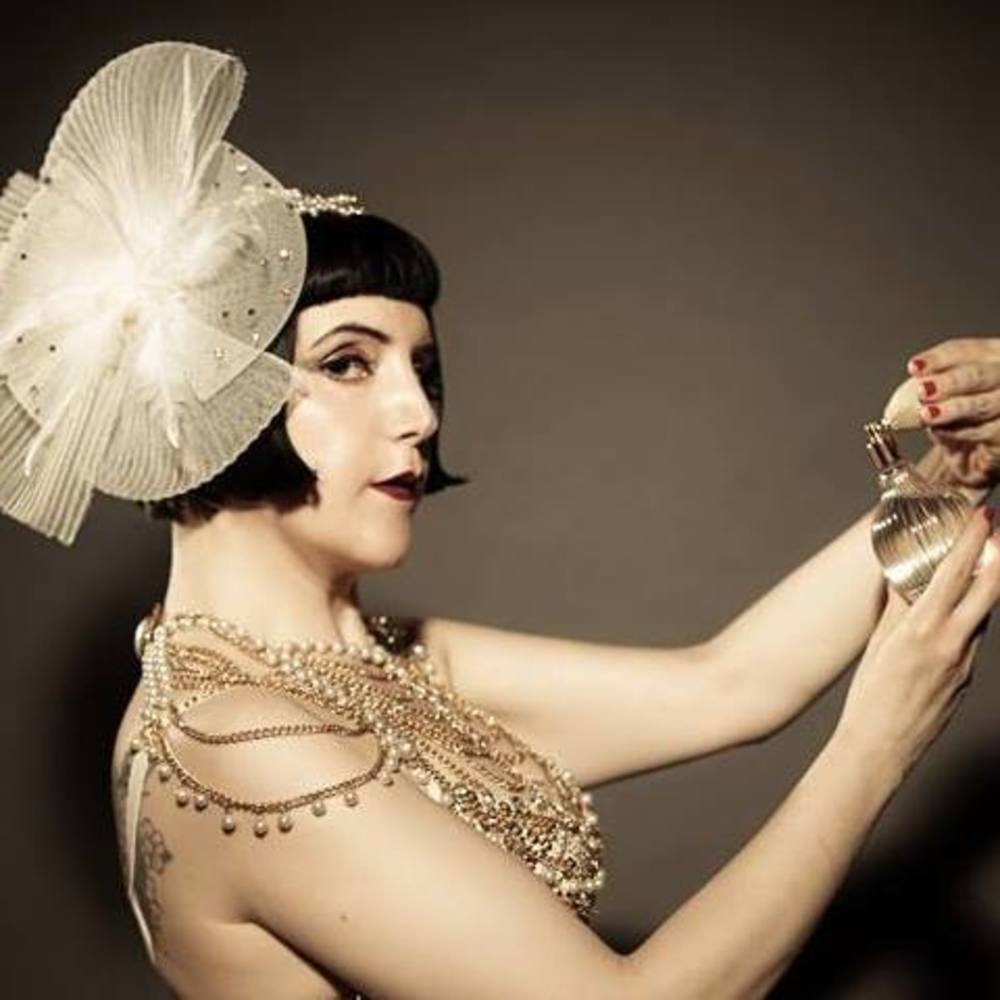 Meet your Posher, Bee