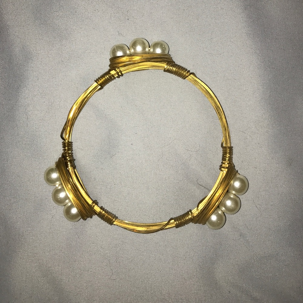 Gold and pearl wire bracelet