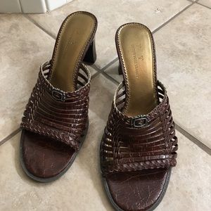 NYT Sandals in man made brown leather