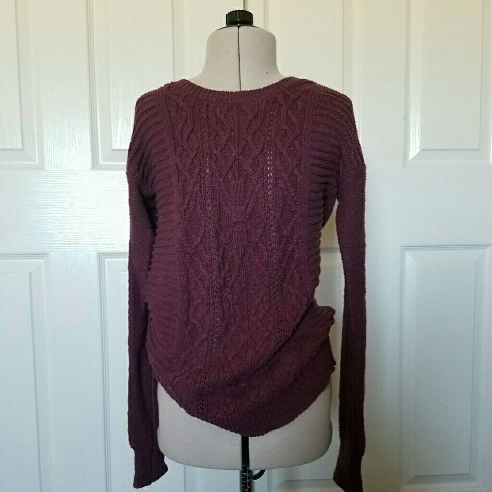 Maroon knit sweater