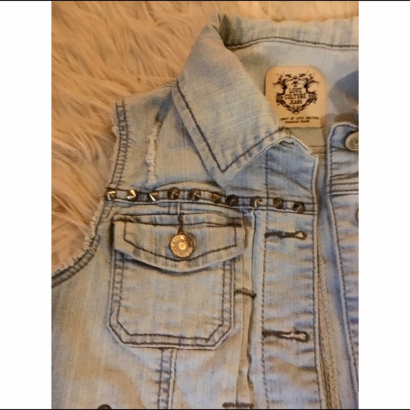 Ombré jean vest w/ studs - Picture 2 of 3
