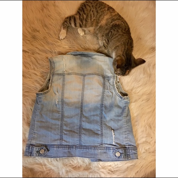 Ombré jean vest w/ studs - Picture 3 of 3