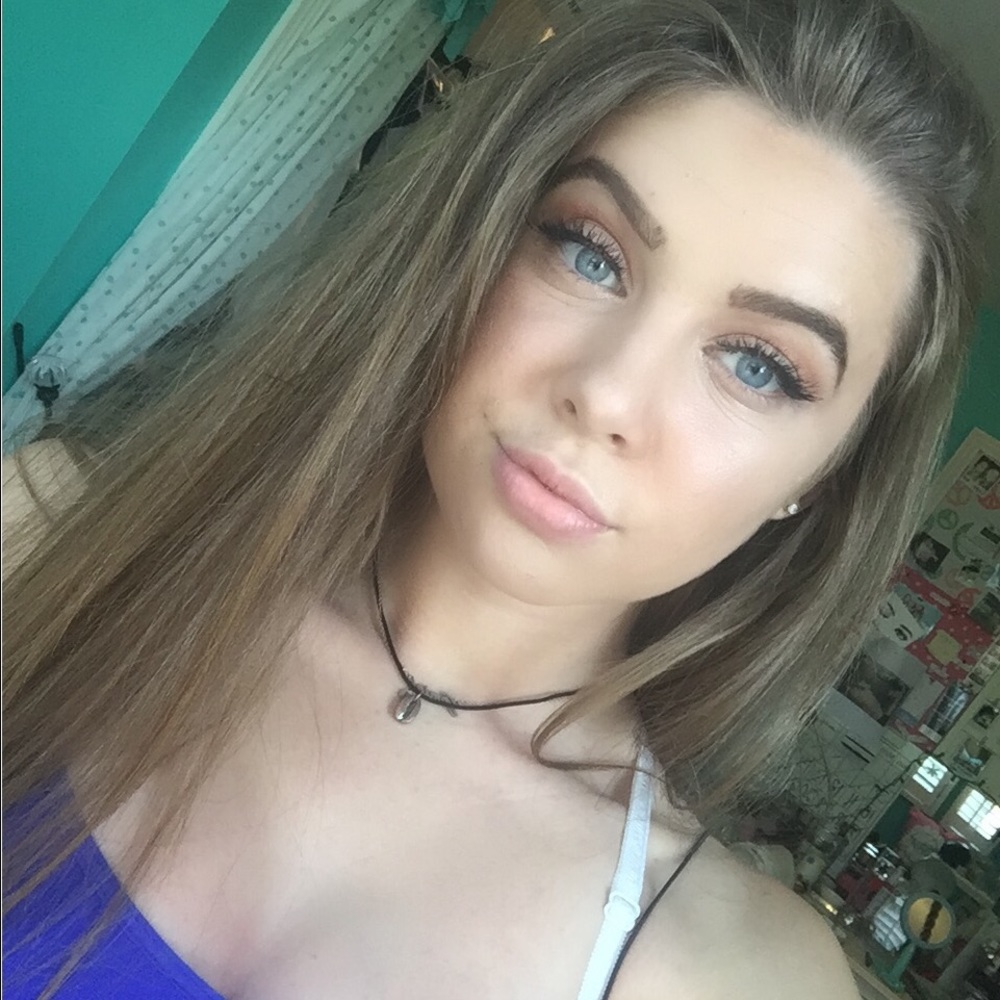 Meet your Posher, Nicole