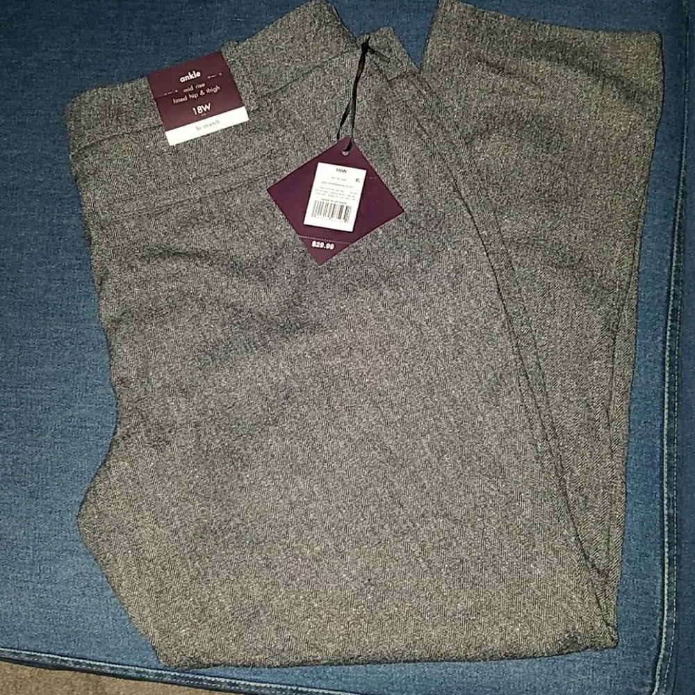 Twill ankle pants by Ava and Viv