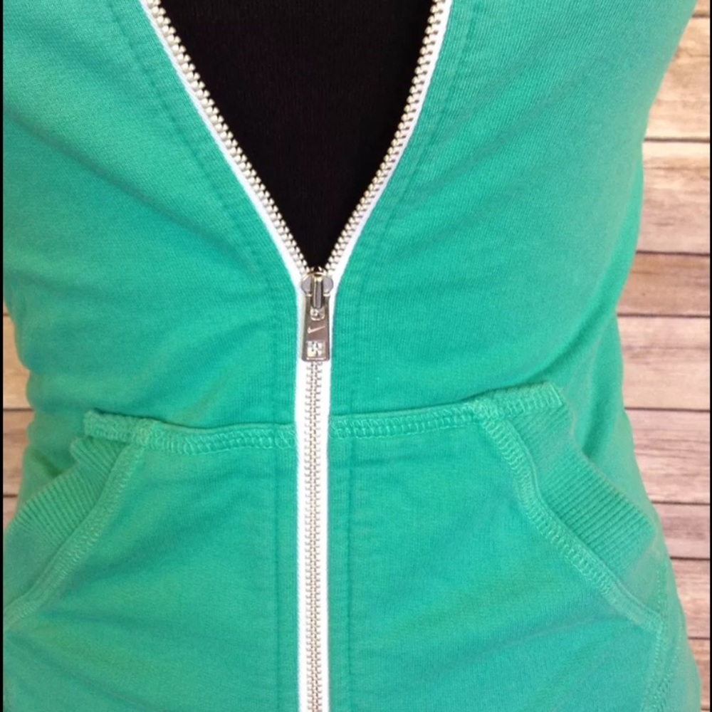 ❗️SOLD❗️Nike XS green short sleeve zip up hoodie - Picture 3 of 7