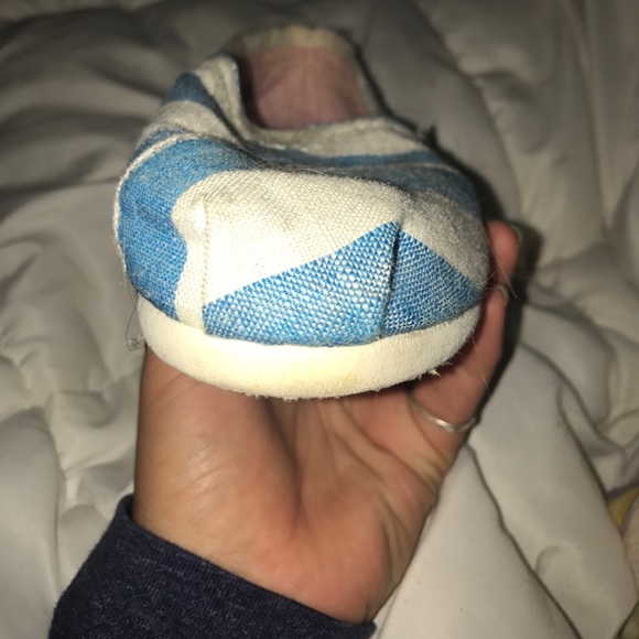 Blue and White Toms - Picture 4 of 6