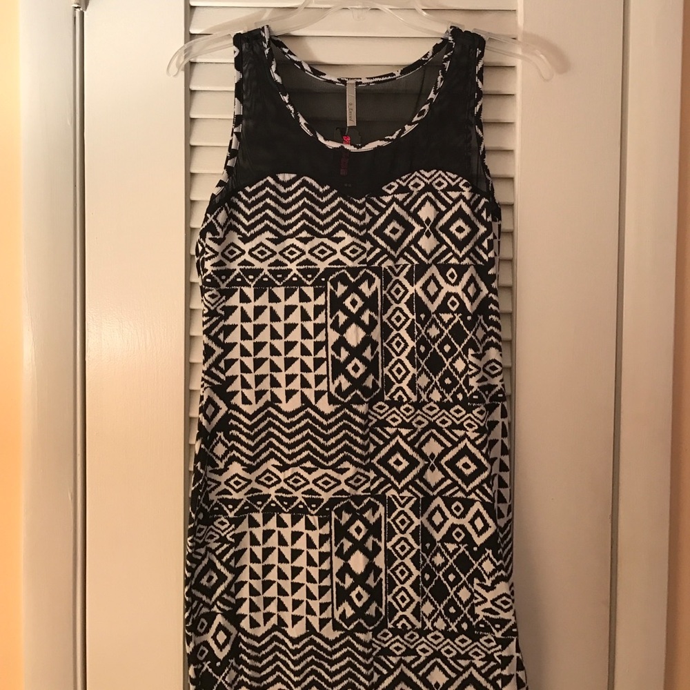 Aztec design black & white dress