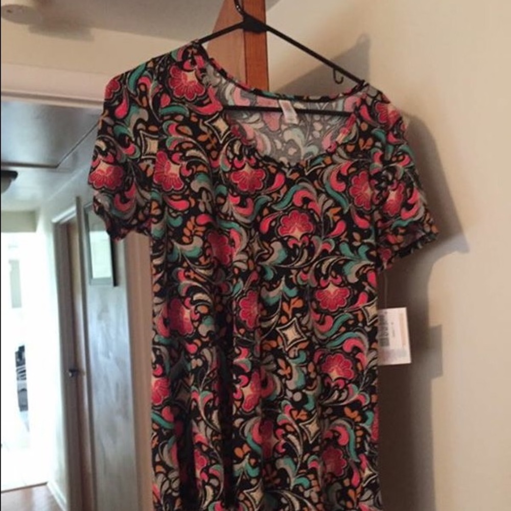 Lularoe Classic Tee