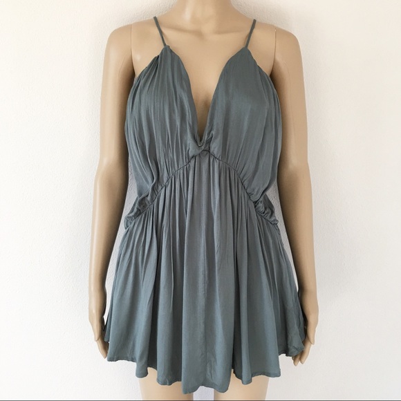 BNWT sage green vneck romper - Picture 5 of 6