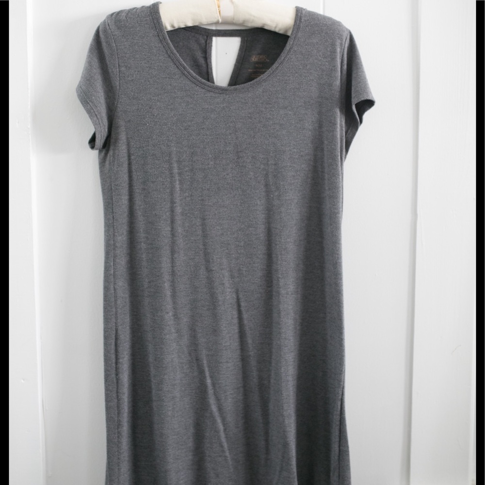 Grey short sleeved dress
