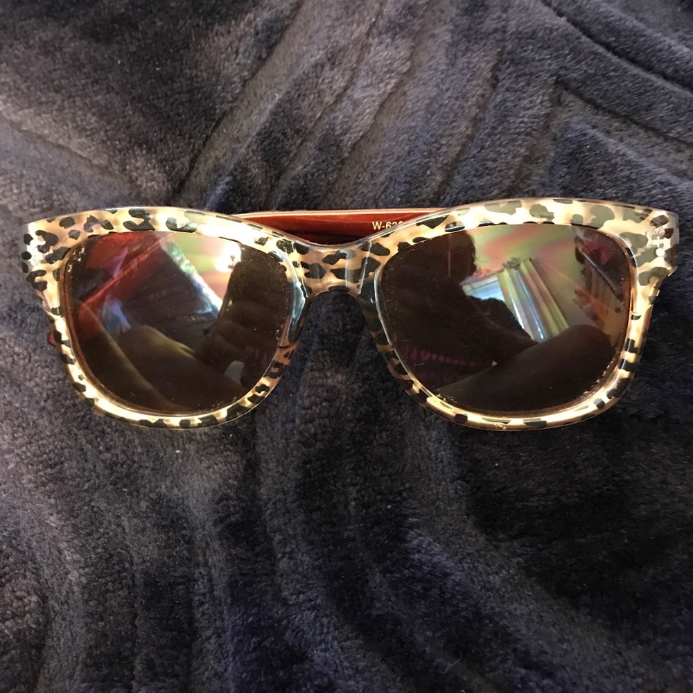 Cheetah print sunglasses