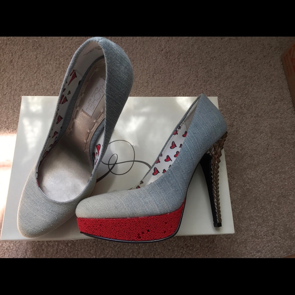 Heels - Picture 2 of 2