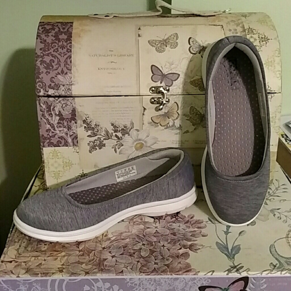 Skechers gostep, go walk,goga mat slip on sneakers