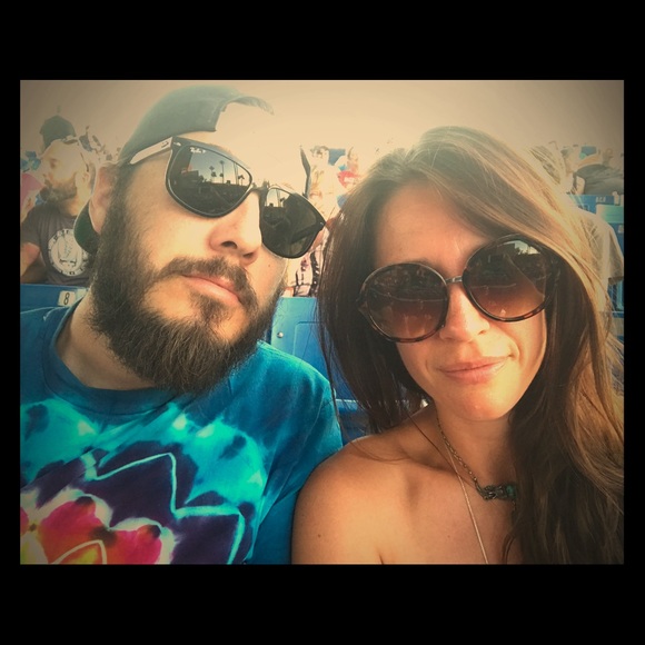 🌻 Meet your Posher!! 🌻 - Picture 2 of 3