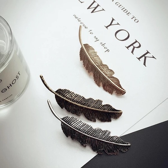 Gold color leaf hair clip - Picture 2 of 6