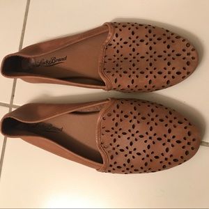 Lucky Brand light brown leather flats size 6.