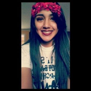 Meet your Posher, Isela