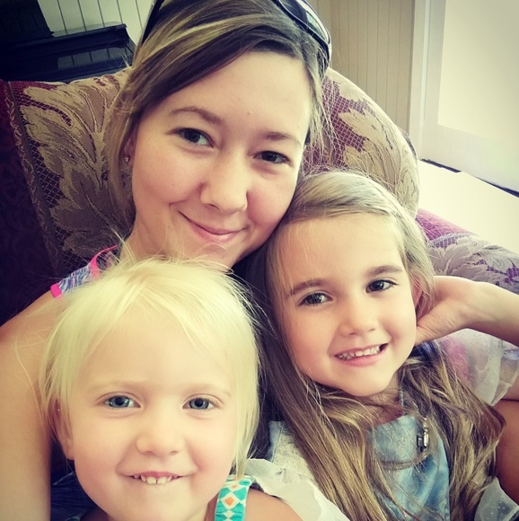 Meet your Posher, Kristin - Picture 3 of 8