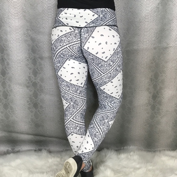 Black & White butter soft leggings - Picture 7 of 7