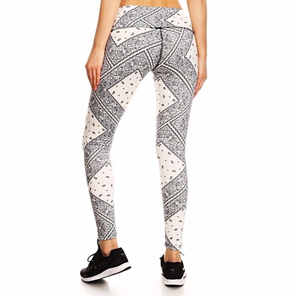 Black & White butter soft leggings - Picture 6 of 7