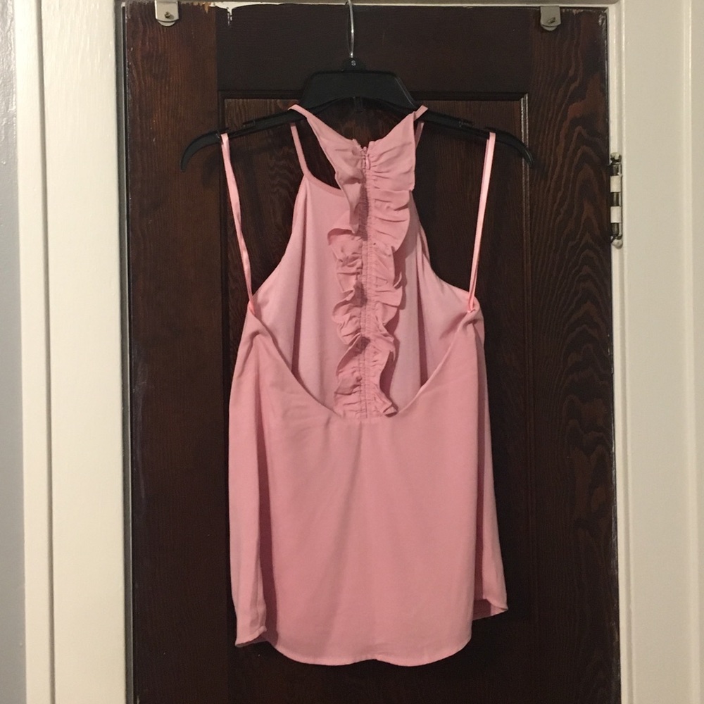 ⭐️ NEVER WORN ⭐️Pink Ruffle Back Tank