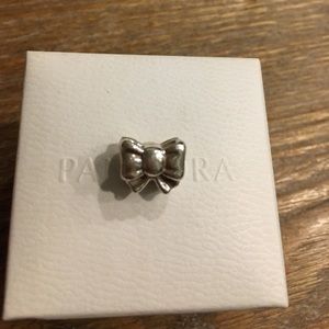 Pandora Bow
