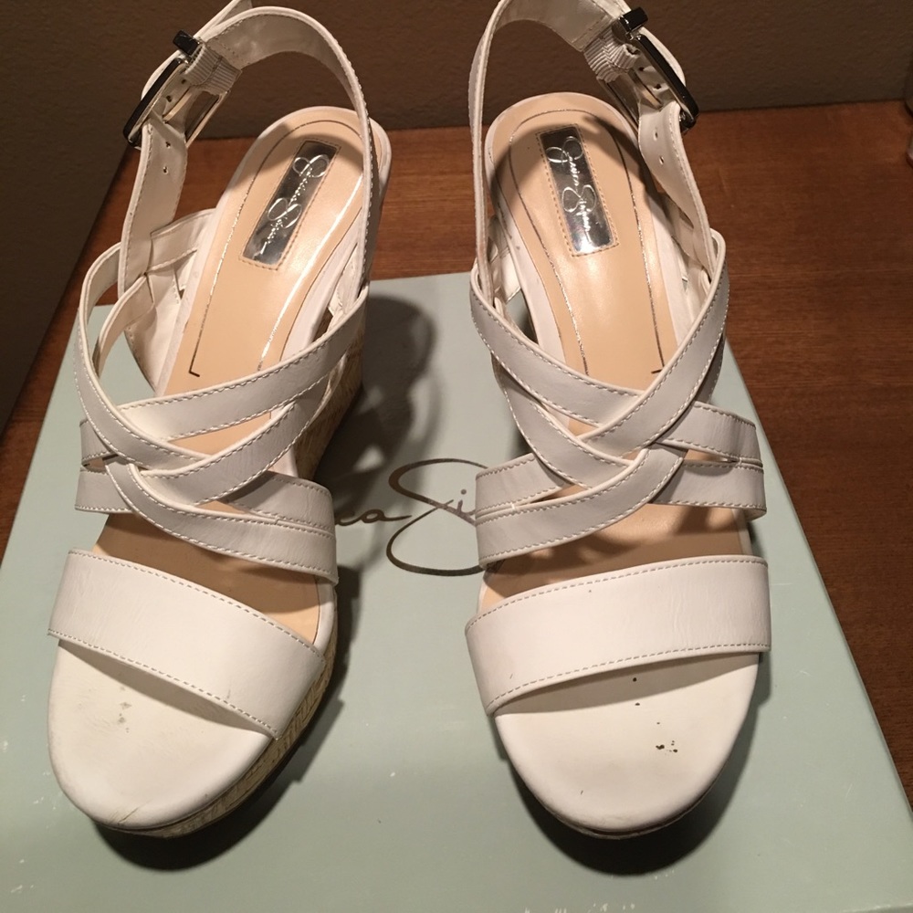 Jessica Simpson wedge sandle. Julieta.