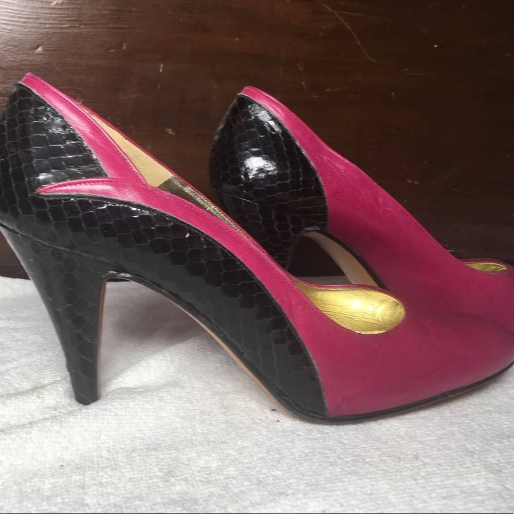 Pancaldi heels with alligator detail around heel