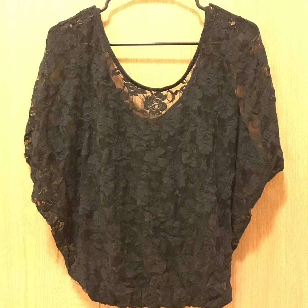 Wet Seal black slit sleeved top w. built in cami ✨