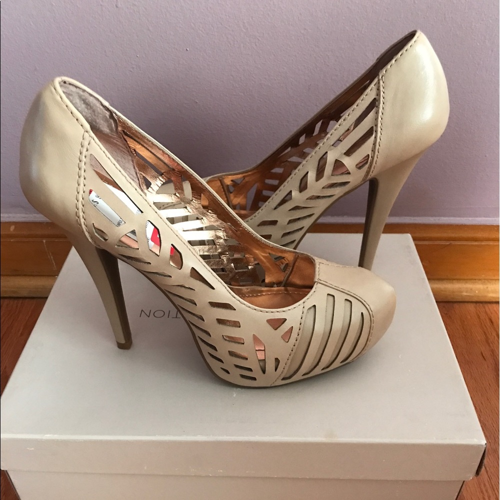 Bcbg pumps