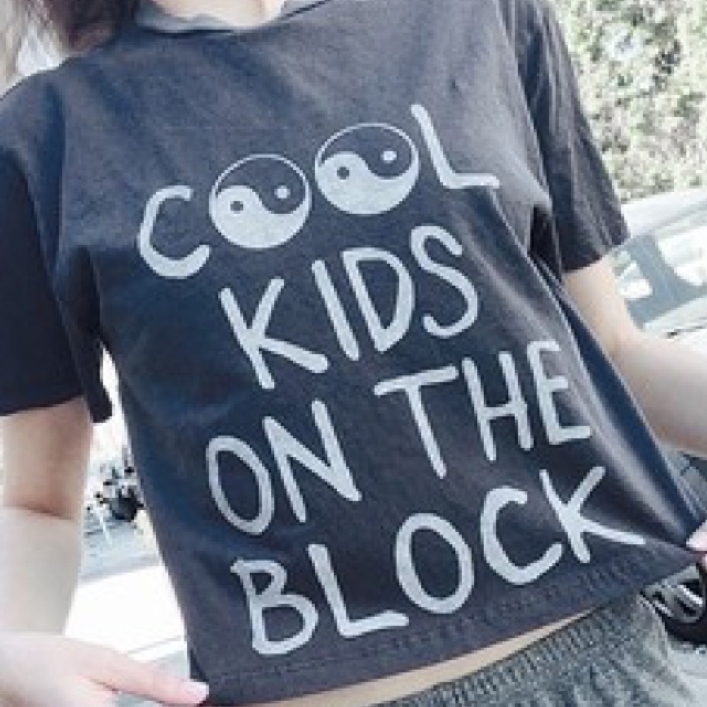 Brandy Melville grey "cool kids on the block" Tee