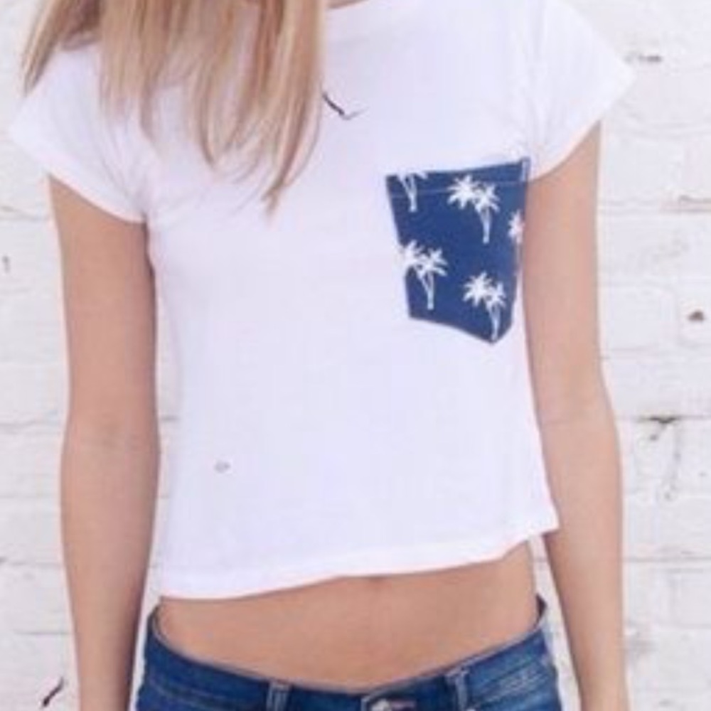 Brandy Melville hawaiian pocket cropped Tee